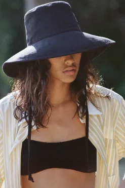 Holiday Bucket - Black Canvas