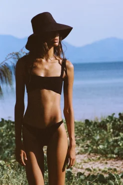 Holiday Bucket - Black Canvas