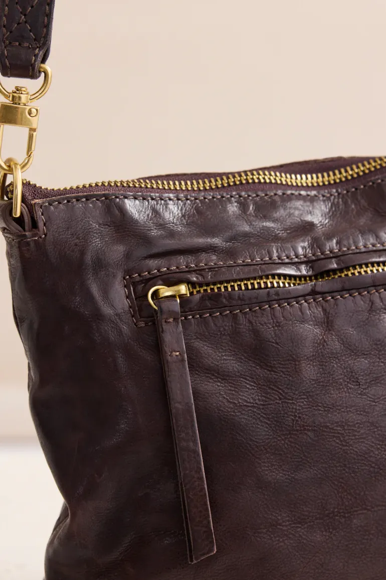 Tumbled Large Essential Pouch - Chocolate